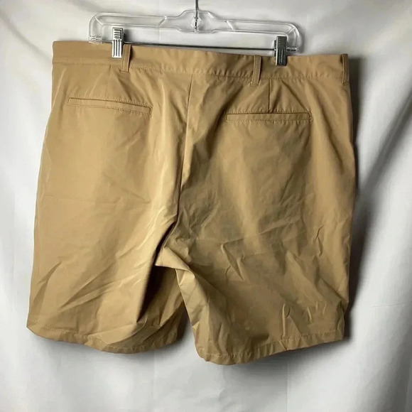 J CREW FACTORY MENS SIZE 40, 9” INSEAM TAN  SNAP ZIP FRONT CLOSE POCKETS… - Picture 7 of 13